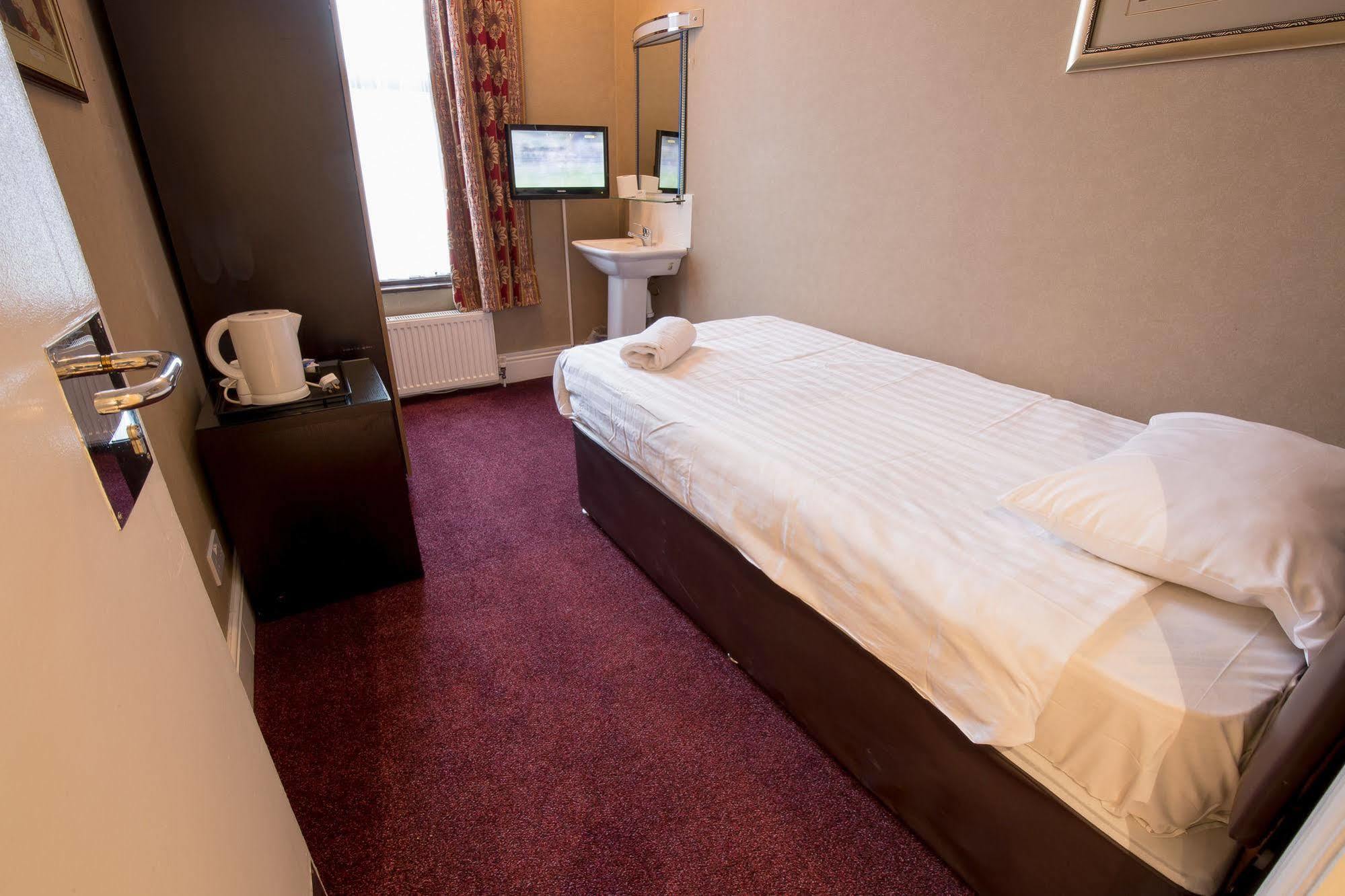 Rossmore Hotel Ilford Dış mekan fotoğraf