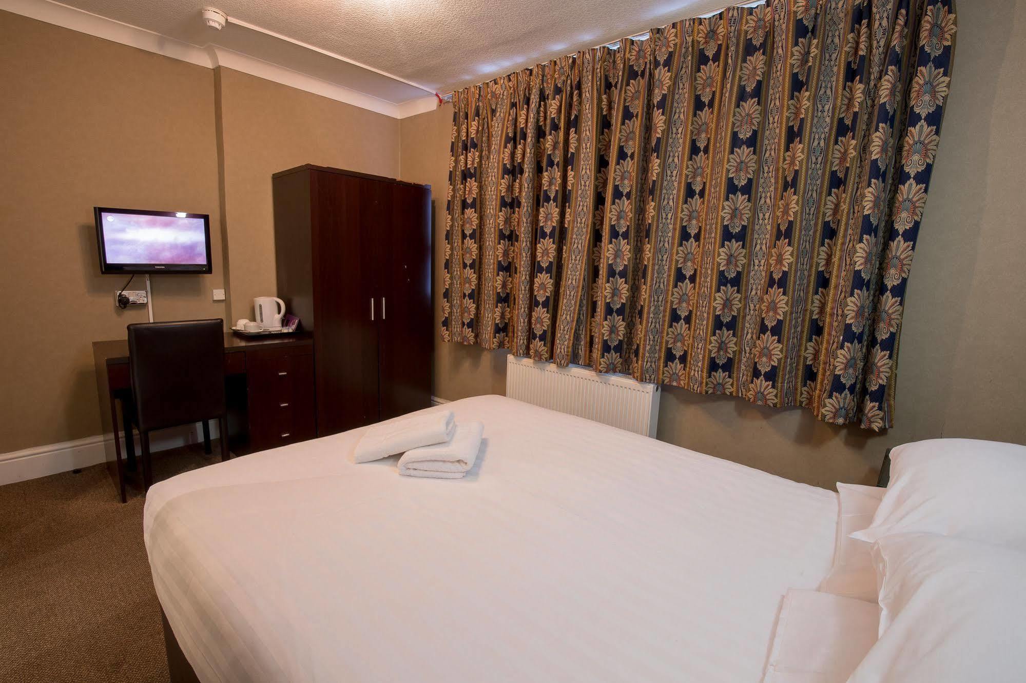 Rossmore Hotel Ilford Dış mekan fotoğraf